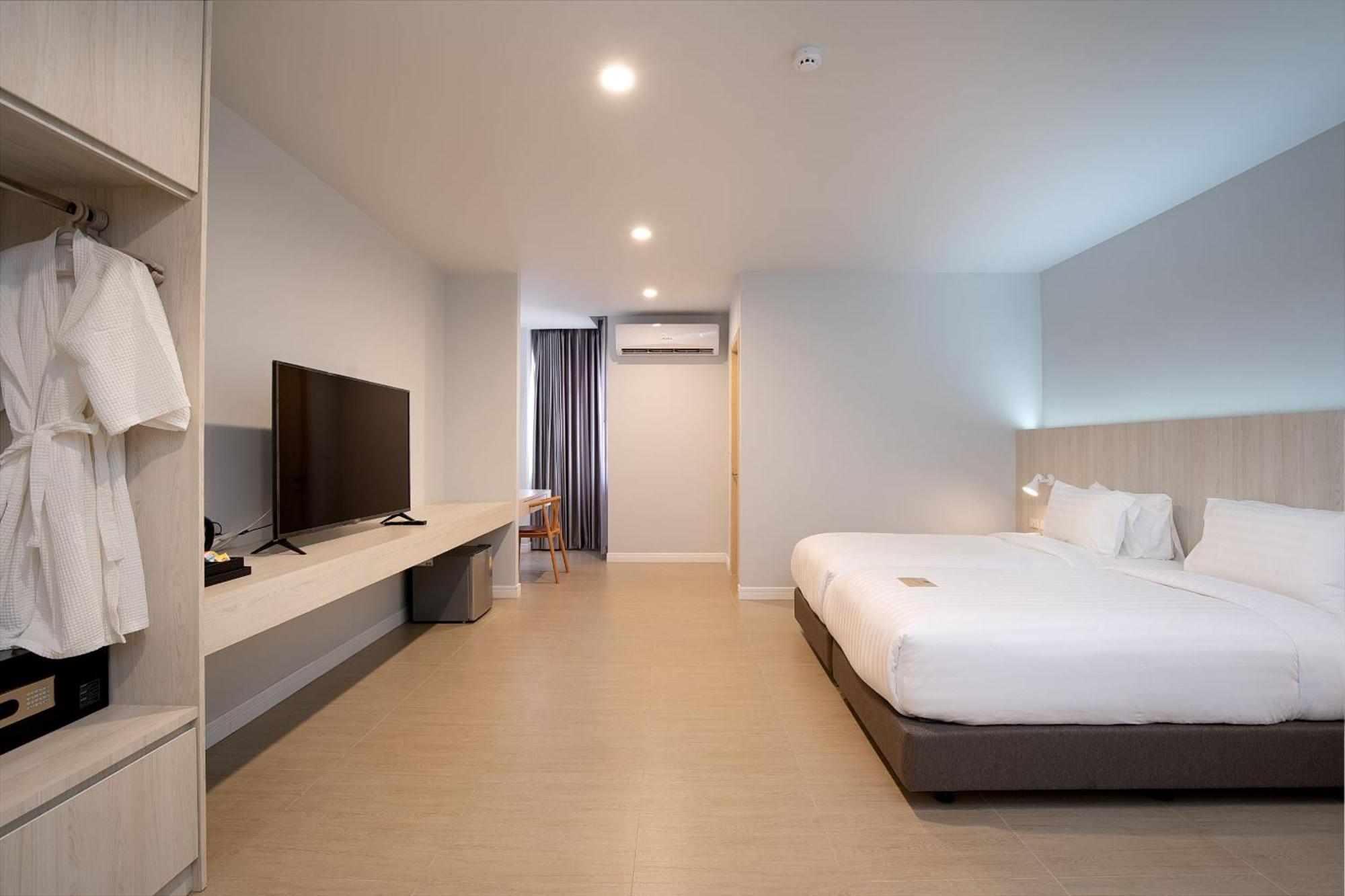 The Pride Hotel Phitsanulok Room photo